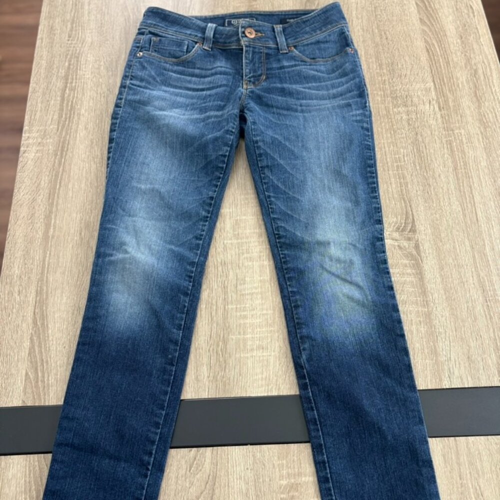 GUESS Curvette Slim Jeans - Size 27